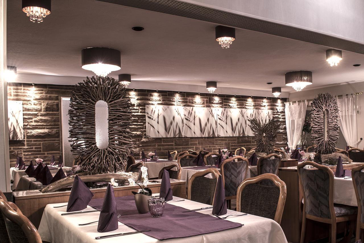 Restaurant Landgasthof Zum Wiesengrund Newel Екстер'єр фото