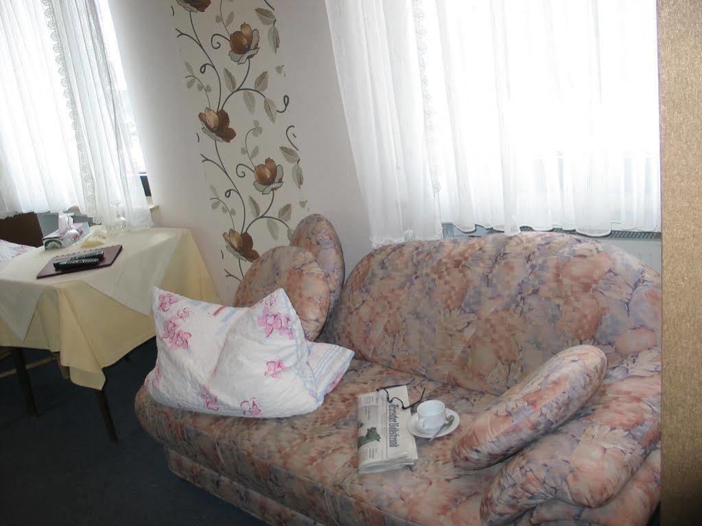 Restaurant Landgasthof Zum Wiesengrund Newel Екстер'єр фото
