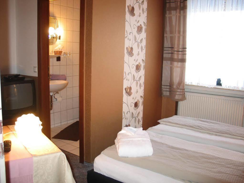 Restaurant Landgasthof Zum Wiesengrund Newel Екстер'єр фото